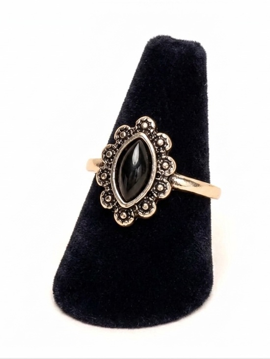 Vintage Jewelry - Vintage Woman’s Antique Gold Black Onyx Oval Natural Stone Floral Victorian Ring